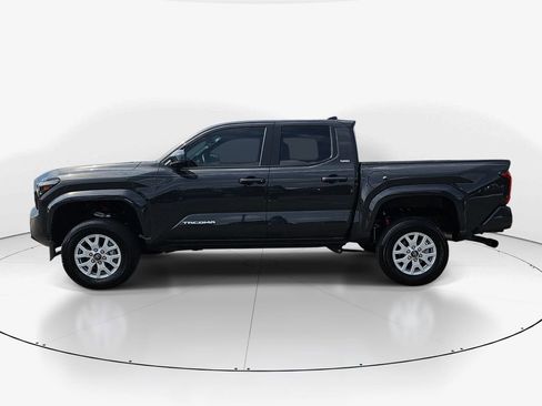 Used 2025 Toyota Tacoma SR5 AWD/4WD image 10