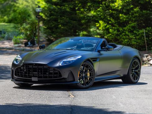 Used 2025 Aston Martin DB12 Convertible RWD image 3