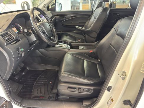 Used 2017 Honda Pilot Touring image 10