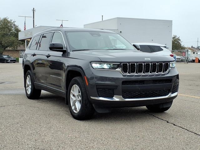 Used 2023 Jeep Grand Cherokee L Laredo w/ Luxury Tech Group I AWD/4WD image 3