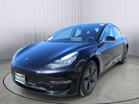 Used 2018 Tesla Model 3 Mid Range image 4