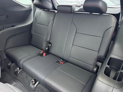 New 2026 Chevrolet Traverse RS w/ LPO, Floor Liner Package image 7