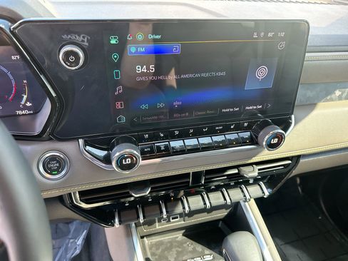 Used 2025 Chevrolet Colorado ZR2 image 16