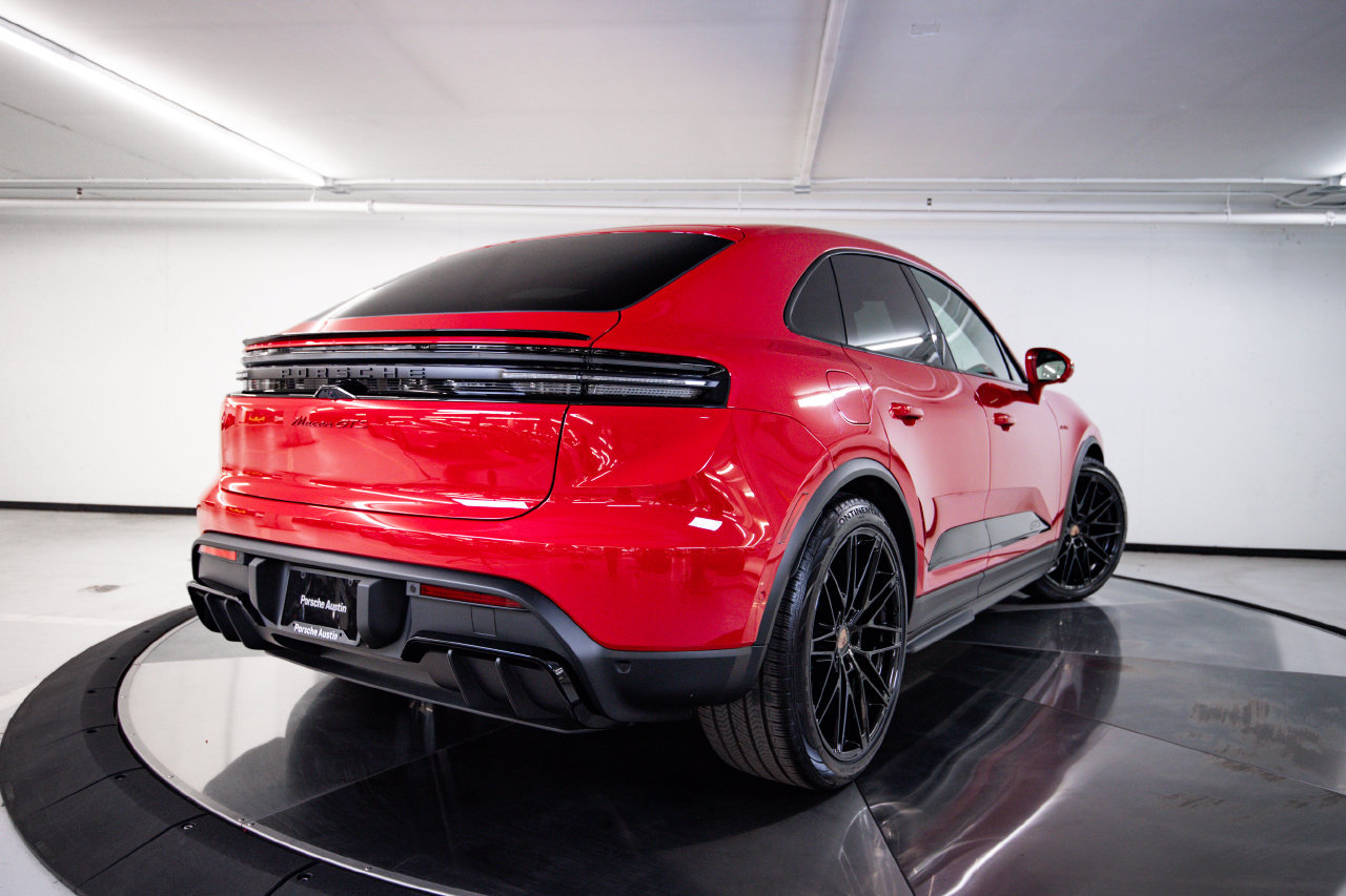Used 2026 Porsche Macan GTS Electric AWD/4WD image 7