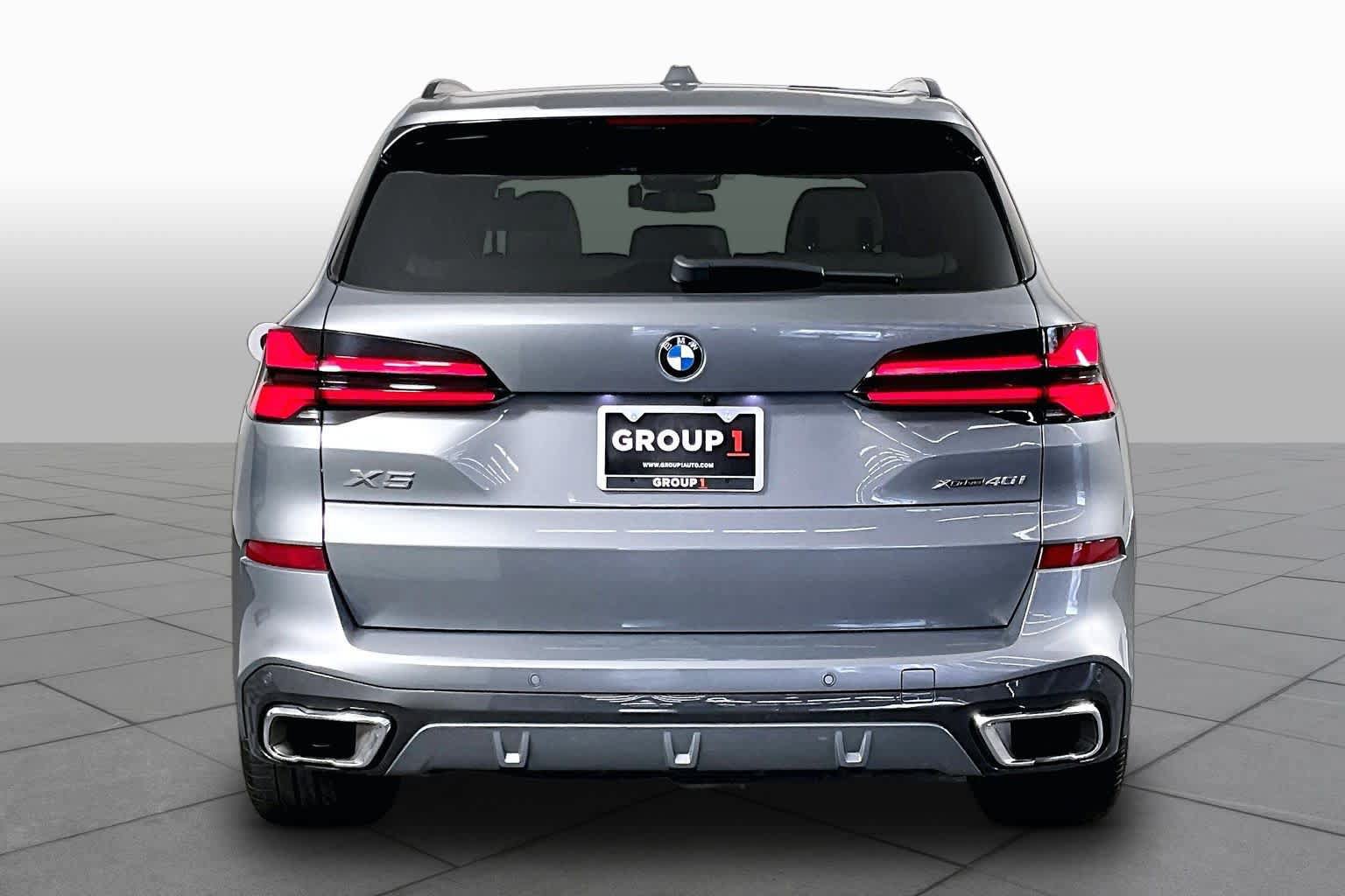 Used 2024 BMW X5 xDrive40i w/ M Sport Package AWD/4WD image 5