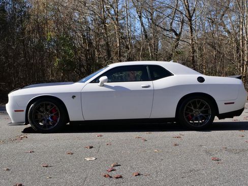 Used 2015 Dodge Challenger SRT Hellcat image 36