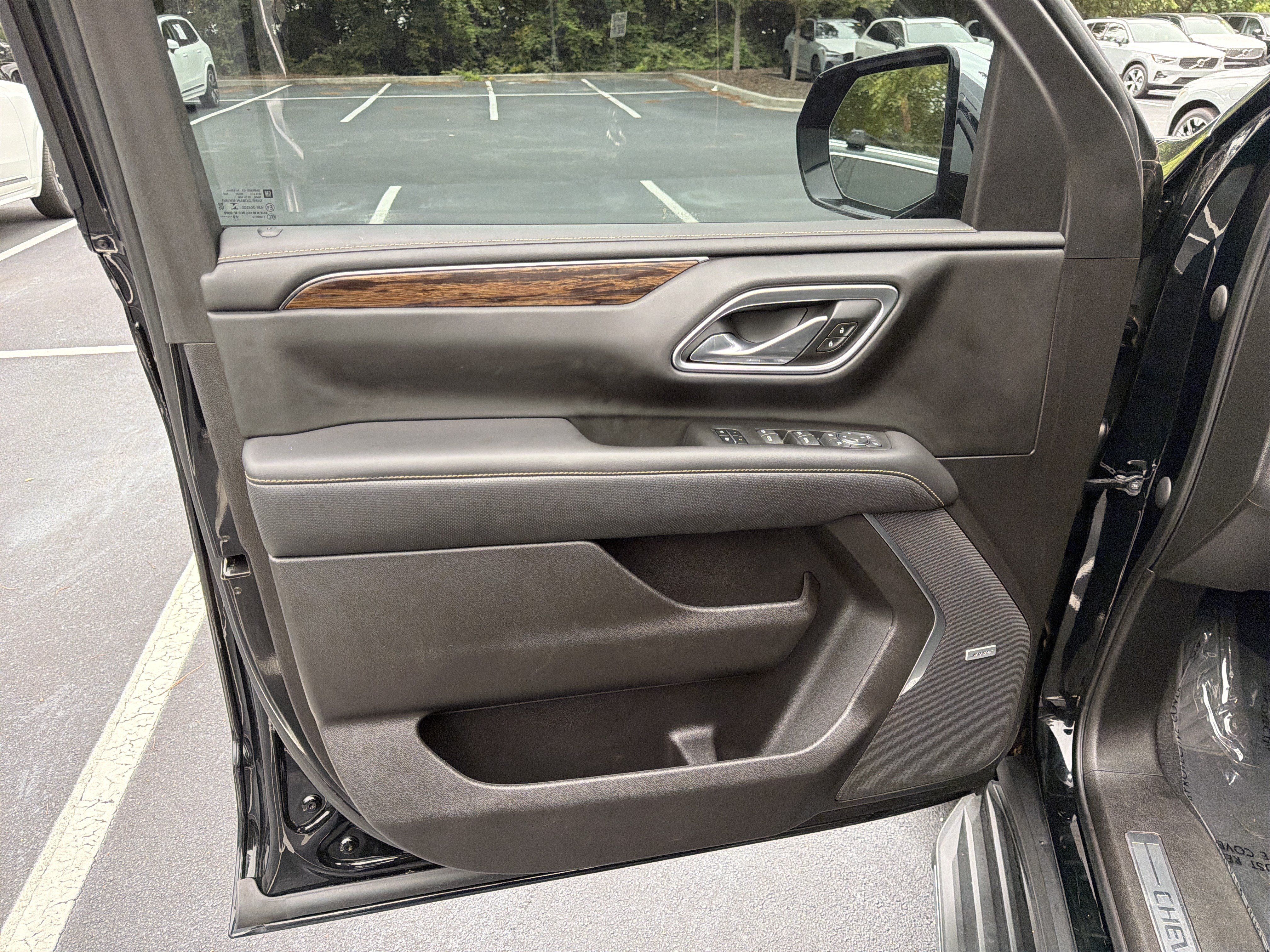Used 2021 Chevrolet Tahoe Premier w/ Premium Package RWD image 14
