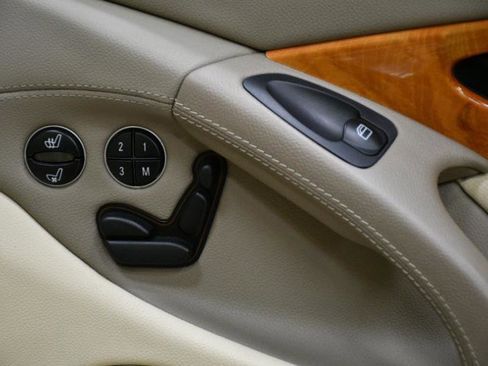 Used 2008 Mercedes-Benz SL 550 w/ P1 Pkg image 44