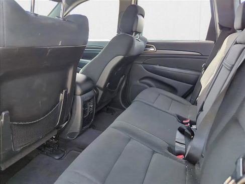 Used 2017 Jeep Grand Cherokee Laredo w/ Quick Order Package 2BE image 18