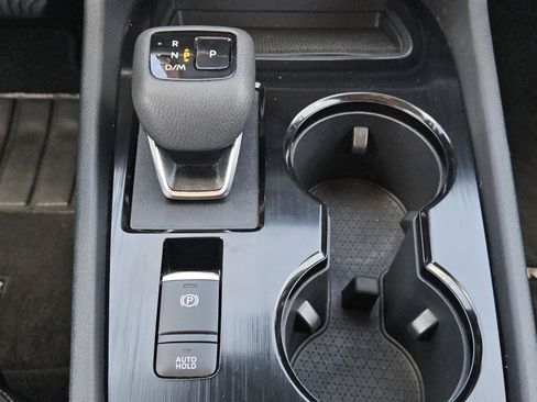 Used 2025 Nissan Rogue SV AWD/4WD image 16