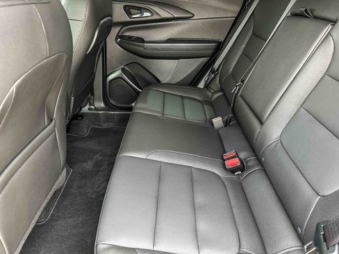 Used 2024 Chevrolet TrailBlazer RS w/ Convenience Package FWD image 18
