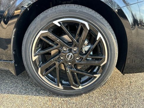 New 2026 Nissan Sentra SR w/ SR Premium Package FWD image 11