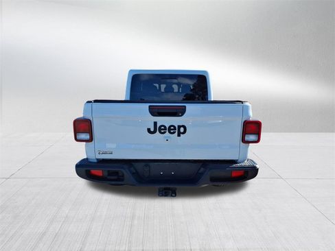 Used 2024 Jeep Gladiator Sport w/ Premium Package image 5