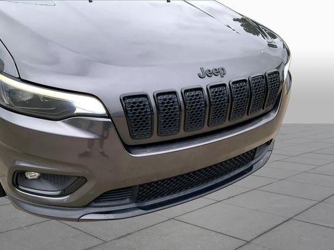 Used 2019 Jeep Cherokee Latitude Plus FWD image 29
