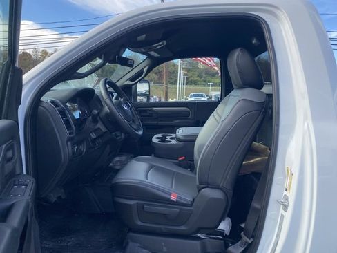 New 2026 RAM 5500 Tradesman w/ Chrome Appearance Group image 14