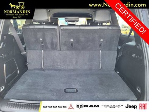 Certified 2024 Jeep Wagoneer Series II w/ Flexible Seating Group AWD/4WD image 19