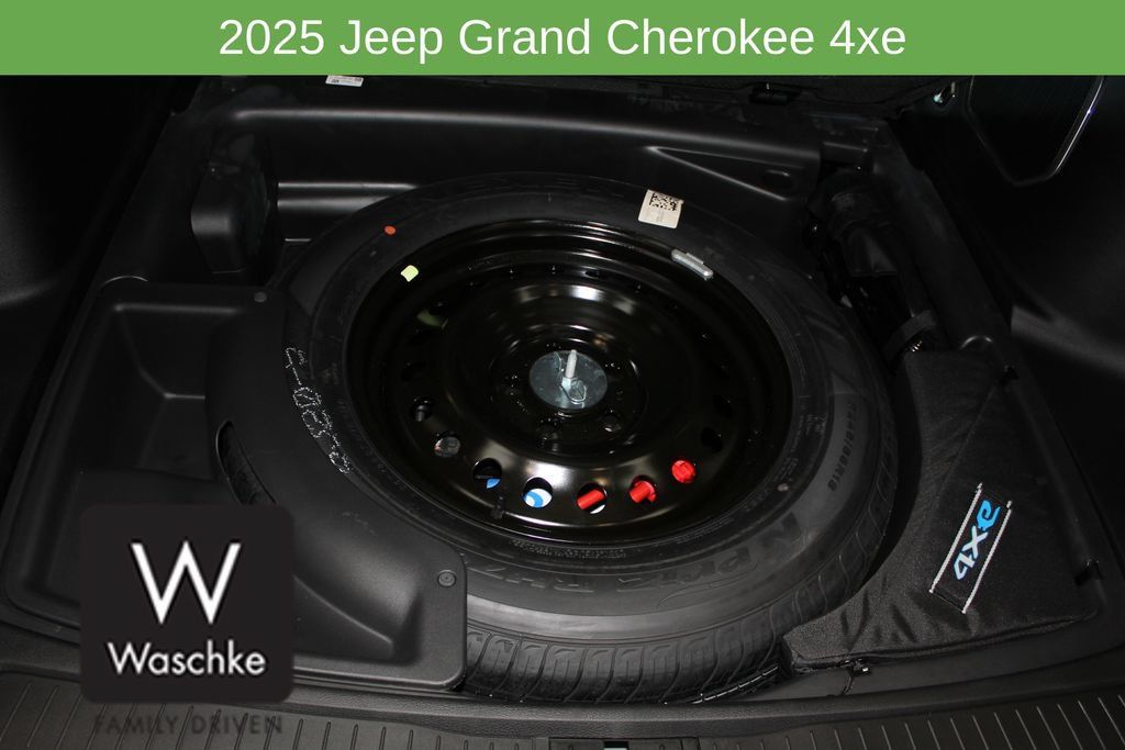 New 2025 Jeep Grand Cherokee Limited 4xe w/ Trailer Tow Package AWD/4WD image 19