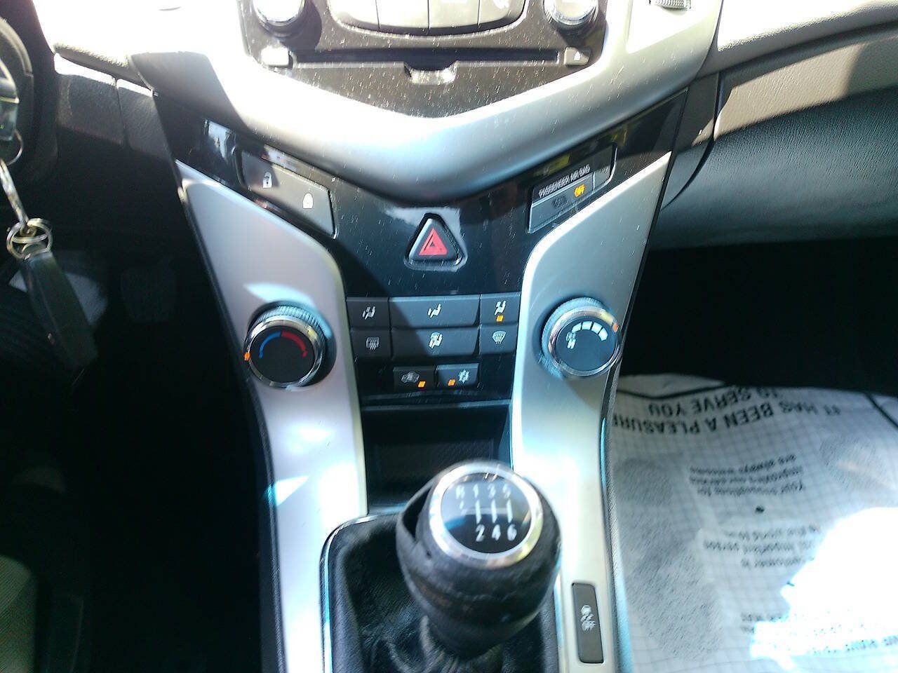 Used 2012 Chevrolet Cruze LS FWD image 28