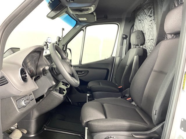 Used 2025 Mercedes-Benz Sprinter 2500 image 14