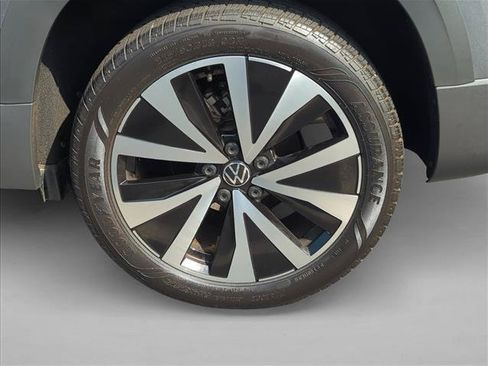 Used 2023 Volkswagen Taos SE FWD image 13