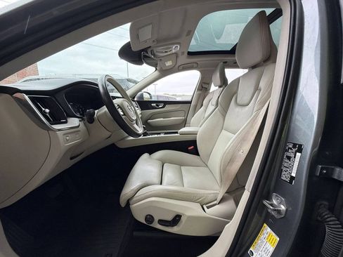 Used 2018 Volvo XC60 T5 Inscription w/ Advanced Package AWD/4WD image 2