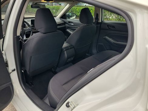 Used 2025 Nissan Altima 2.5 SV FWD image 8