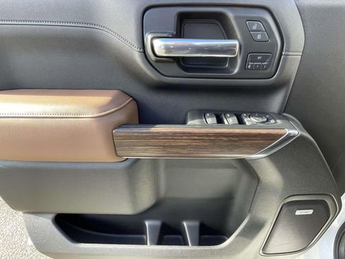 Used 2022 Chevrolet Silverado 2500 High Country w/ LPO, Hitch Package image 15