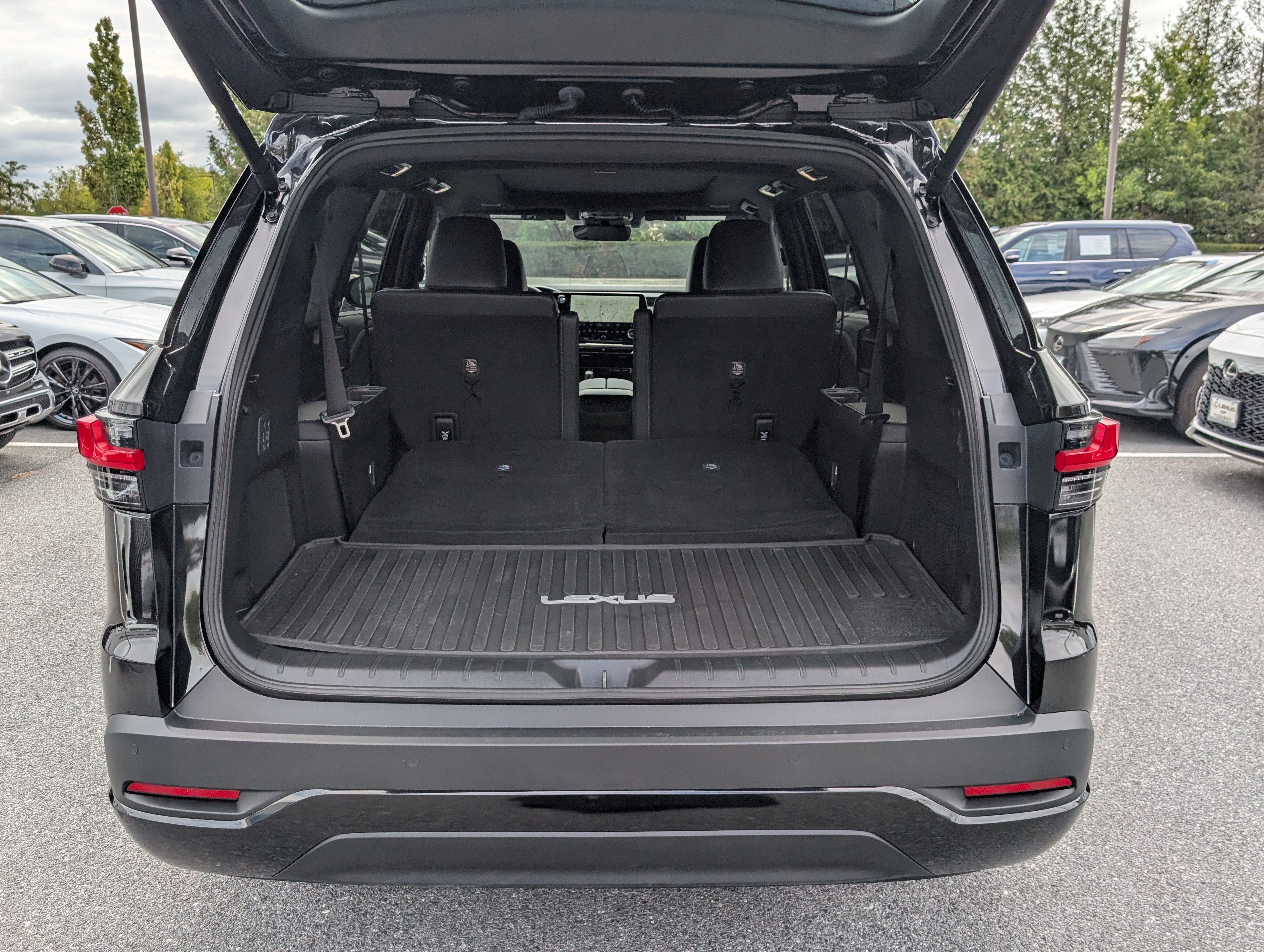 Used 2024 Lexus TX 350 AWD w/ Captains Chair Package image 14
