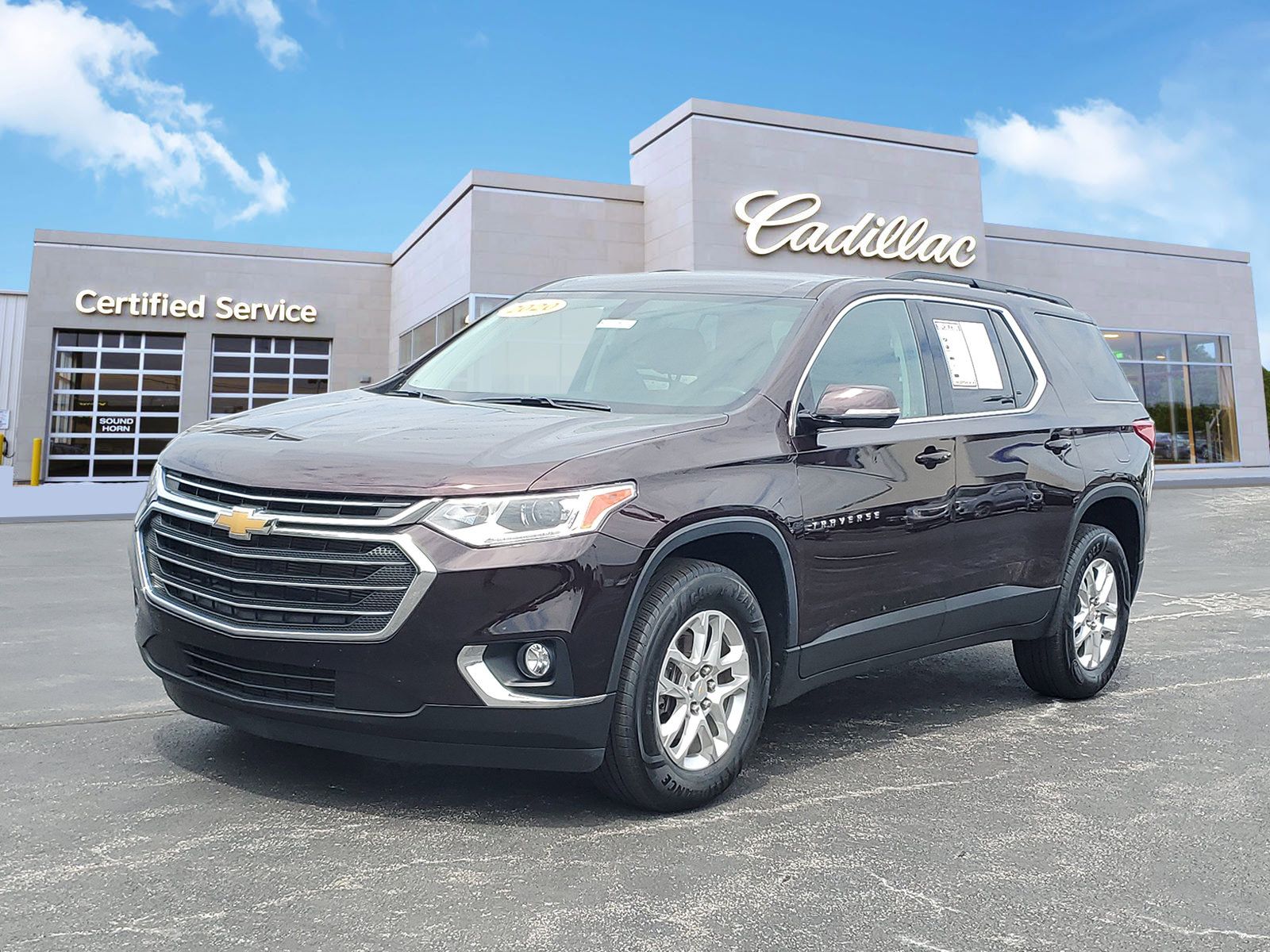Used 2020 Chevrolet Traverse LT FWD image 1