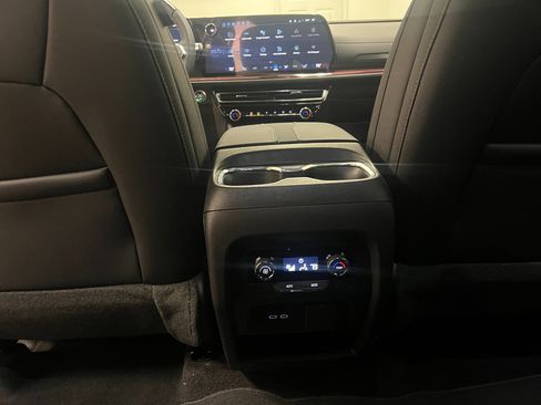 New 2026 Chevrolet Traverse Z71 w/ Enhanced Driving Package image 64