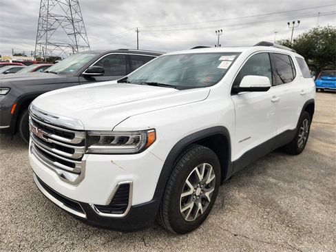 Used 2023 GMC Acadia SLE w/ Driver Convenience Package image 3