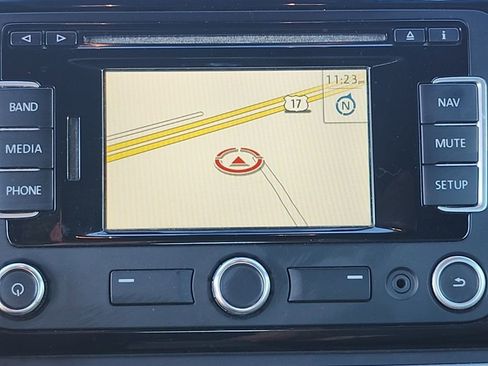 Used 2013 Volkswagen Beetle TDI image 6