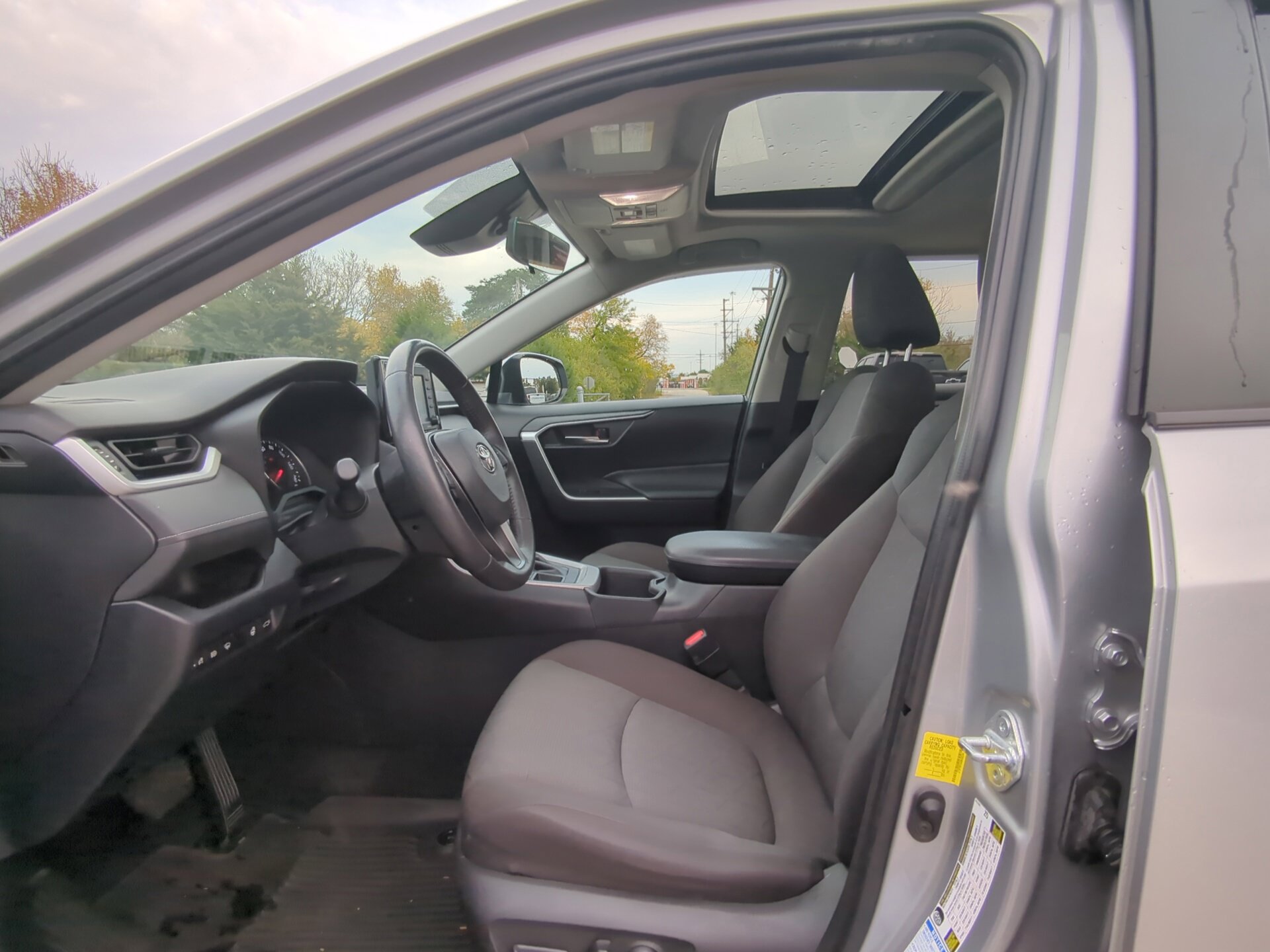 Used 2022 Toyota RAV4 XLE w/ Convenience Package AWD/4WD image 20