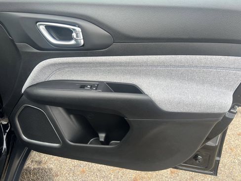 New 2026 Jeep Compass Latitude image 35