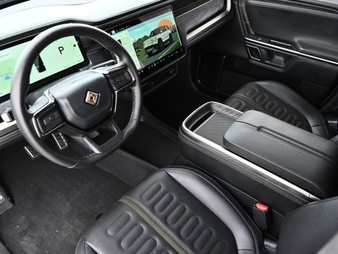 Used 2024 Rivian R1S Adventure image 13