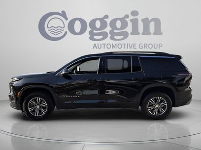 Used 2025 Chevrolet Traverse LT