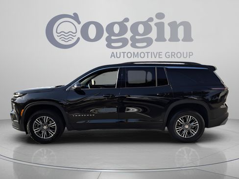 Used 2025 Chevrolet Traverse LT AWD/4WD image 2