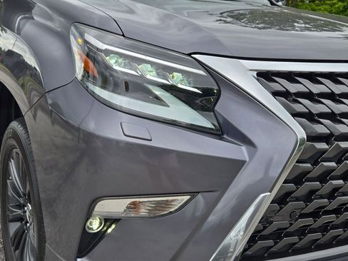 Used 2023 Lexus GX 460 Premium image 3