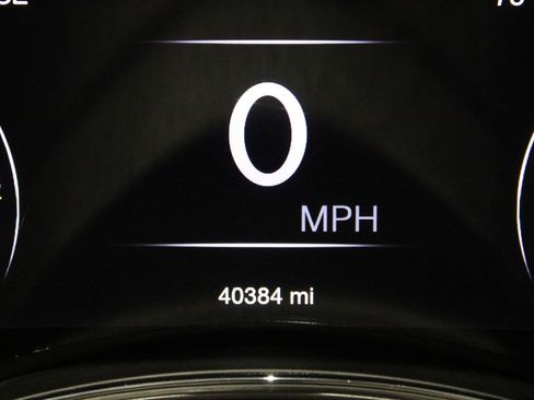 Used 2019 Jeep Grand Cherokee Laredo image 43