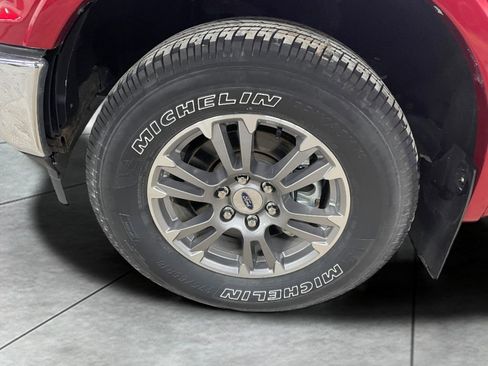 Used 2020 Ford F150 Lariat w/ Max Trailer Tow Package image 19