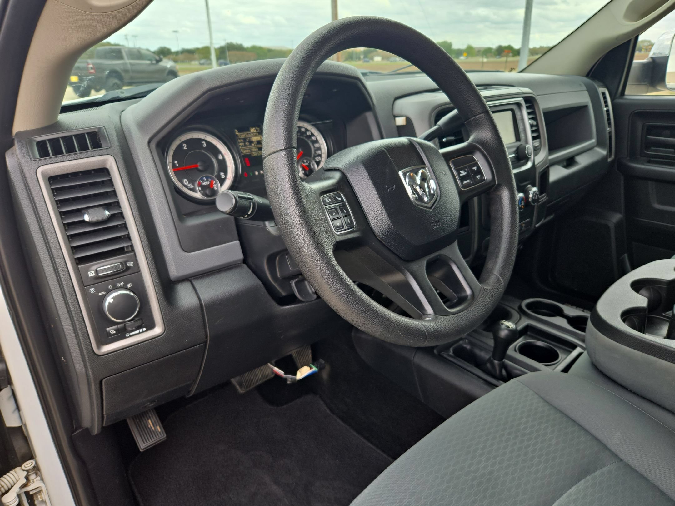 Used 2016 RAM 3500 Tradesman w/ Chrome Appearance Group AWD/4WD image 10