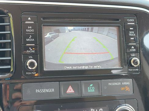 Used 2016 Mitsubishi Outlander SE FWD image 11
