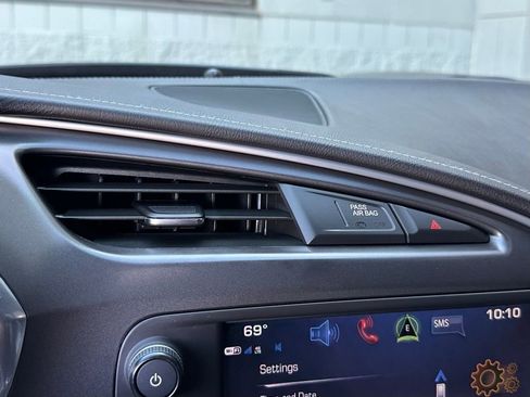 Used 2019 Chevrolet Corvette Stingray Coupe w/ 1LT image 35