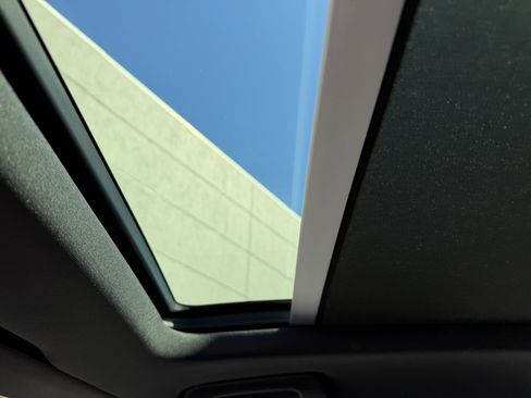 Certified 2024 Porsche Cayenne S image 27