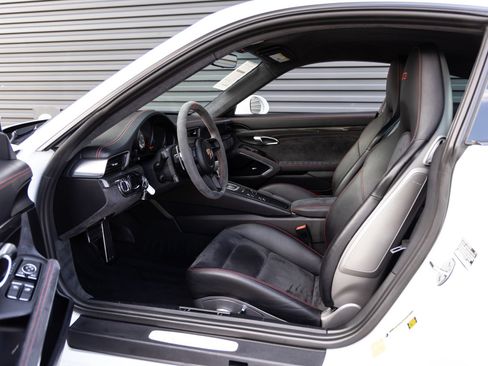 Certified 2018 Porsche 911 GT3 RWD image 23