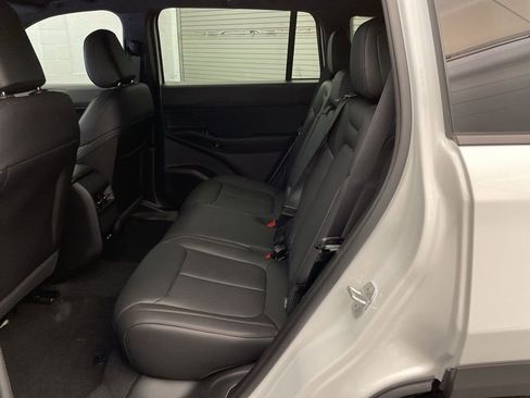 New 2026 Jeep Cherokee Limited image 17