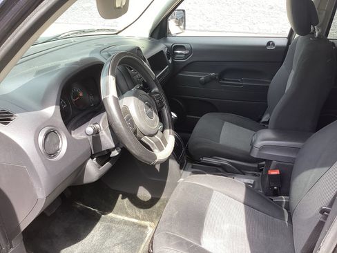Used 2014 Jeep Patriot Sport AWD/4WD image 5