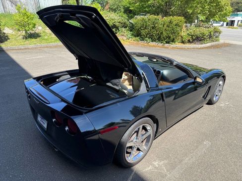 Used 2007 Chevrolet Corvette Coupe w/ Preferred Equipment Group RWD image 14