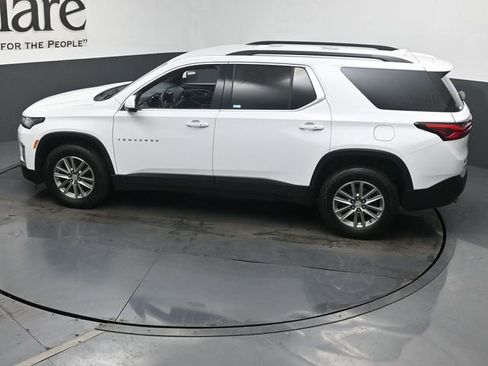 Used 2023 Chevrolet Traverse LT FWD image 44