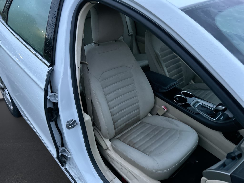 Used 2013 Ford Fusion SE FWD image 28